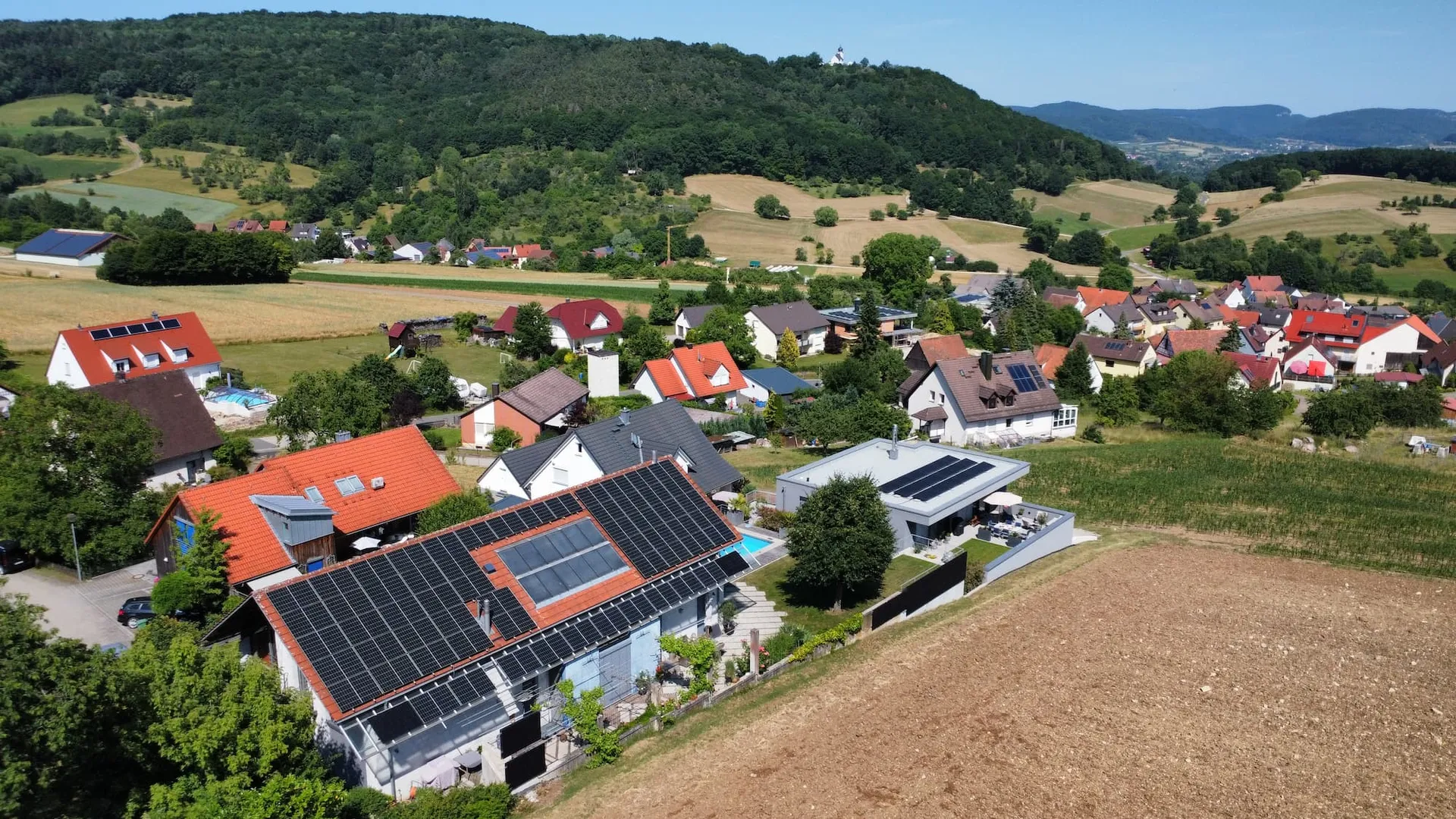 Photovoltaikanlage auf Wohnhäusern in der Fränkischen Schweiz